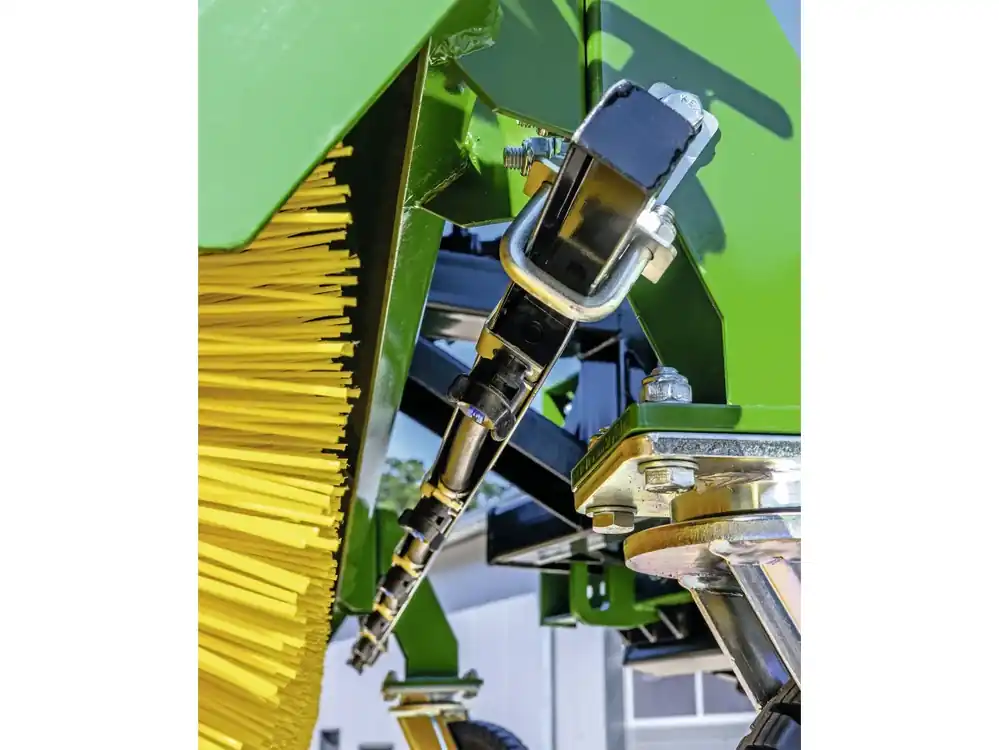 Düvelsdorf Sprüheinrichtung für Kehrmaschine Stratos Profi mit Stapleraufnahme Letzte Chance