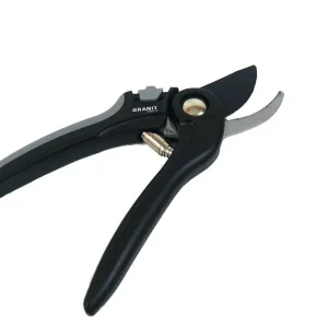 Angebot GRANIT Black Edition Bypass Gartenschere GS02-B Aststärke bis 24 mm