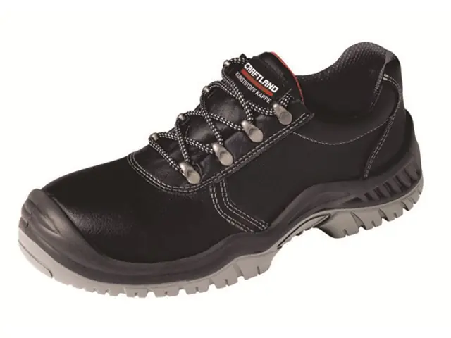Neu Im Sortiment Halbschuh 42 BERGEDORF schwarz